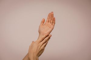 Оксамитова шкіра рук навіть узимку
